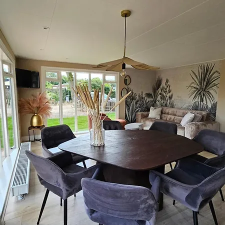 Daire House With Private Sauna And Hottub On Park De Ijsvogel With Swimming Pools And Children Entertaiment Airco