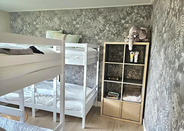 House With Private Sauna And Hottub On Park De Ijsvogel With Swimming Pools And Children Entertaiment Airco Apartman Voorthuizen