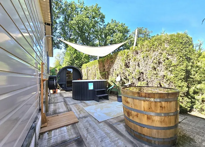 House With Private Sauna And Hottub On Park De Ijsvogel With Swimming Pools And Children Entertaiment Airco Apartman *