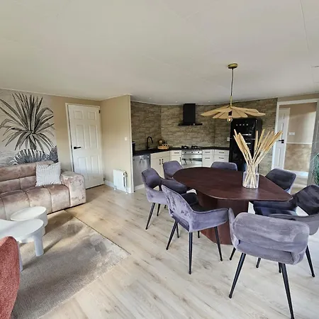House With Private Sauna And Hottub On Park De Ijsvogel With Swimming Pools And Children Entertaiment Airco *